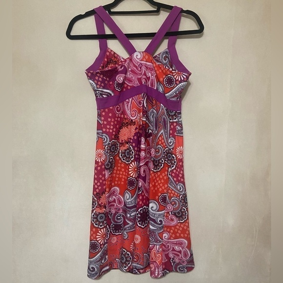 Prana LIKE NEW multi color paisley print athletic dress w/ built in bra size S - Picture 4 of 6